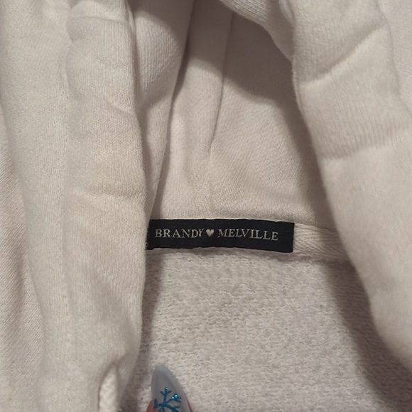 white brandy melville zip up - Picture 2 of 3
